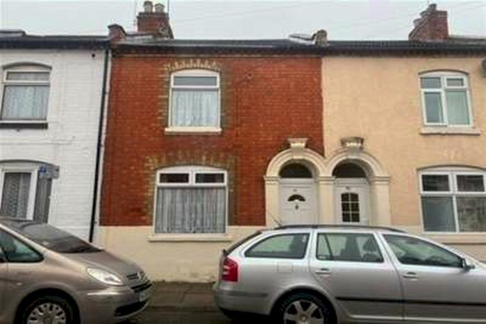 2 Bedroom Semi-Detached Bungalow To Rent In Cloutsham Street, NN1