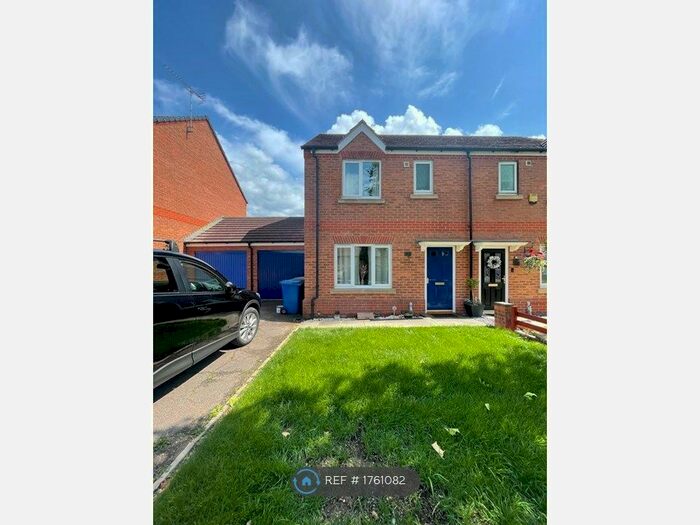 3 Bedroom Semi-Detached House To Rent In Haycroft Gardens, Mastin Moor, Chesterfield, S43