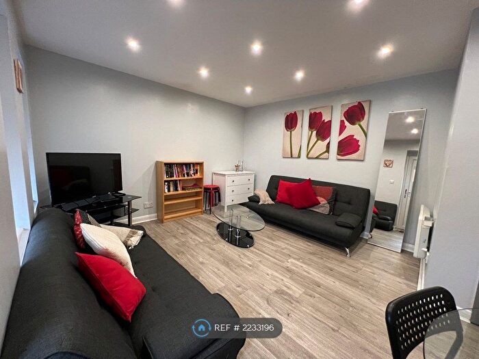 2 Bedroom Flat To Rent In Dorset Street, Glasgow, G3