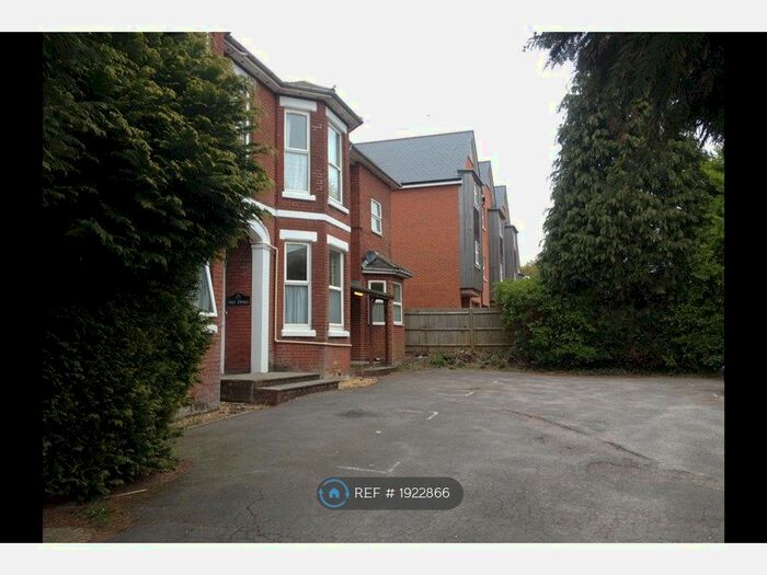 Studio To Rent In Netley Abbey, Southampton, SO31