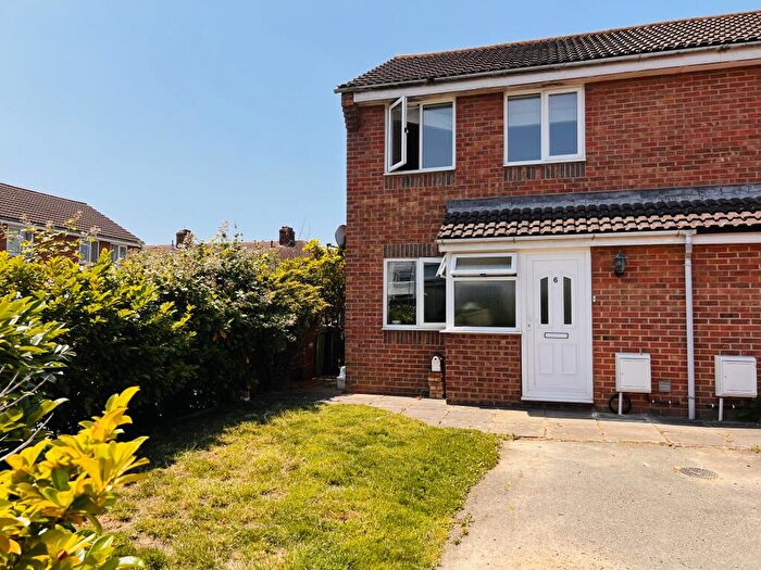 2 Bedroom House To Rent In Dovedale Gardens, Eastbourne, BN22