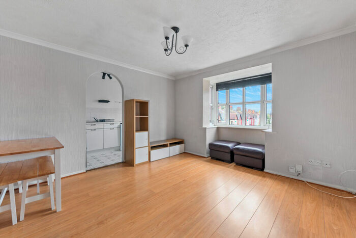 1 Bedroom Apartment To Rent In Summerhill Way, Mitcham, Surrey, CR4