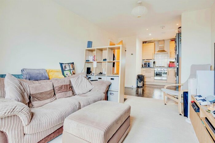 1 Bedroom Flat For Sale In Headstone Drive, Harrow, HA1