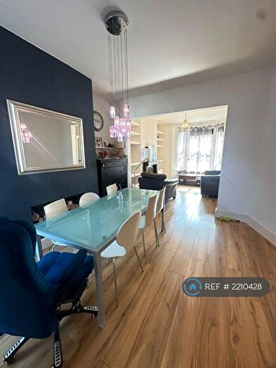 3 Bedroom Terraced House To Rent In Dane Road, Sale, M33