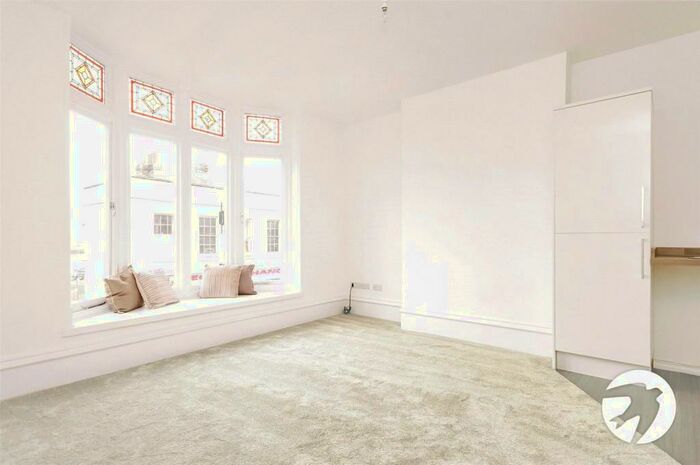 1 Bedroom Flat To Rent In Riverview House, St. Bartholomews Lane, Rochester, Kent, ME1