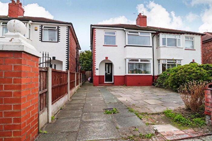 3 Bedroom Semi Detached House For Sale In St. Clair Drive, Southport, Merseyside, PR9