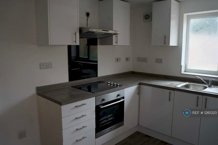 5 Bedroom Terraced House To Rent In Milton Road, Southampton, SO15