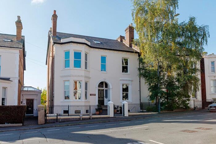 5 Bedroom Semi-Detached House For Sale In Church Hill, Leamington Spa, CV32