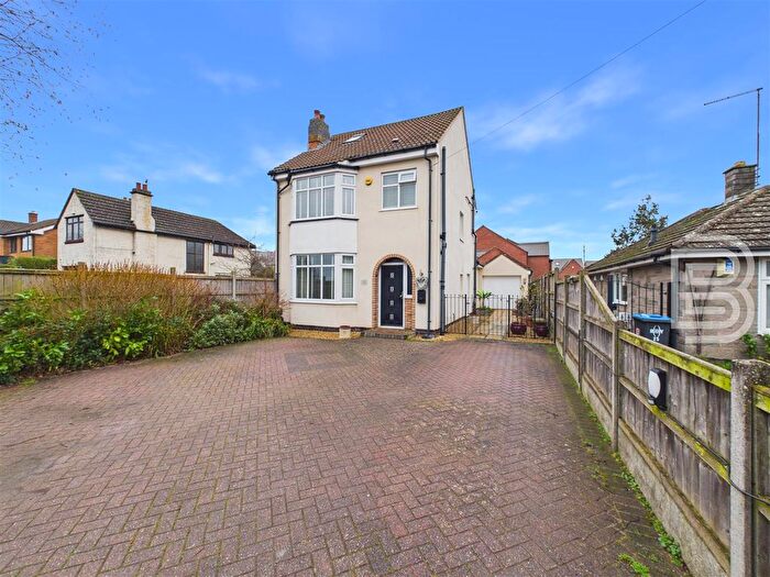 4 Bedroom Detached House For Sale In Crick Road, Rugby, CV21