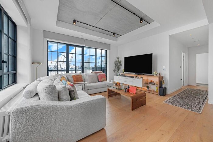 2 Bedroom Flat To Rent In Agar House, Goodluck Hope Orchard Place, E14