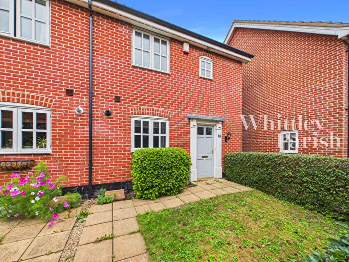 3 Bedroom Semi-Detached House For Sale In Bromedale Avenue, Mulbarton, NR14
