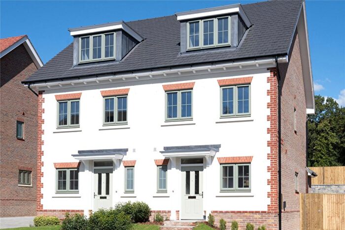3 Bedroom Semi-Detached House For Sale In London Road, Ascot, RG12