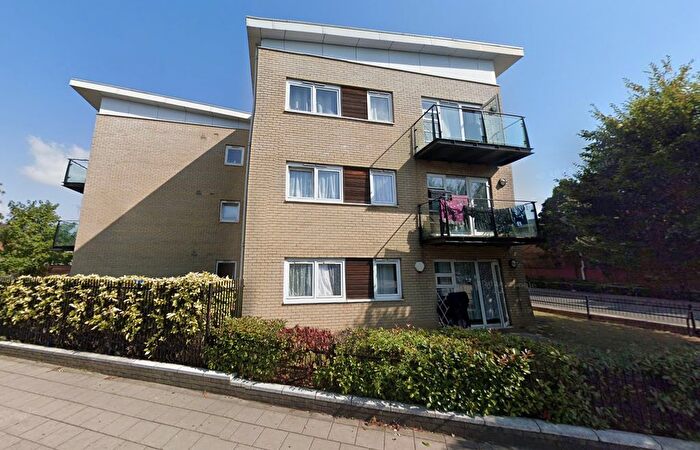 2 Bedroom Flat To Rent In Perrymans Farm Road, Ilford, IG2