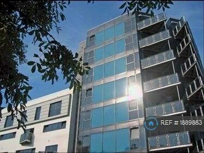 2 Bedroom Flat To Rent In Bishops Corner, Manchester, M15