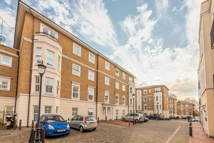 2 Bedroom Flat To Rent In Northpoint Square, Camden, London, NW1