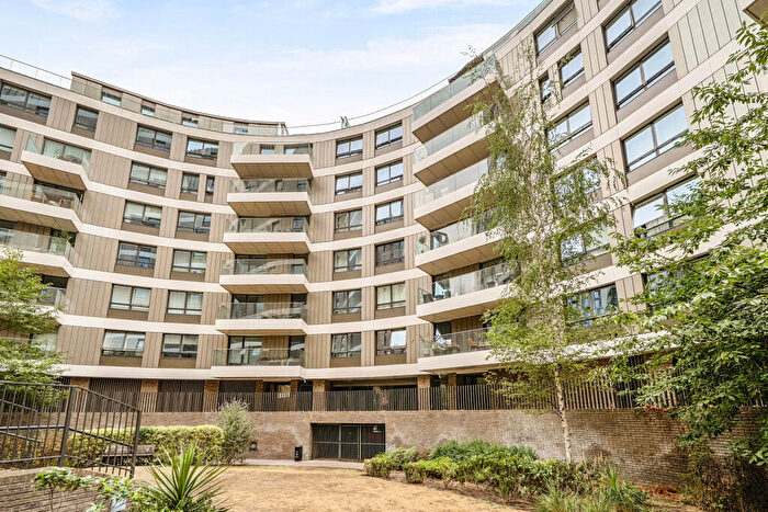 2 Bedroom Flat For Sale In North End Road, Wembley Park, Wembley, HA9