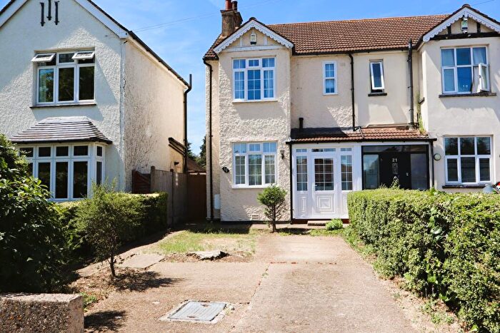 3 Bedroom Semi-Detached House For Sale In Windsor Avenue, Grays, Thurrock, RM16