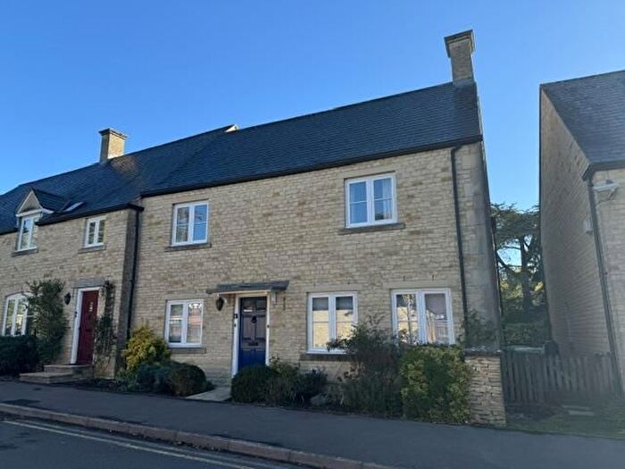 3 Bedroom Cottage For Sale In The Orchard, Fairford, GL7