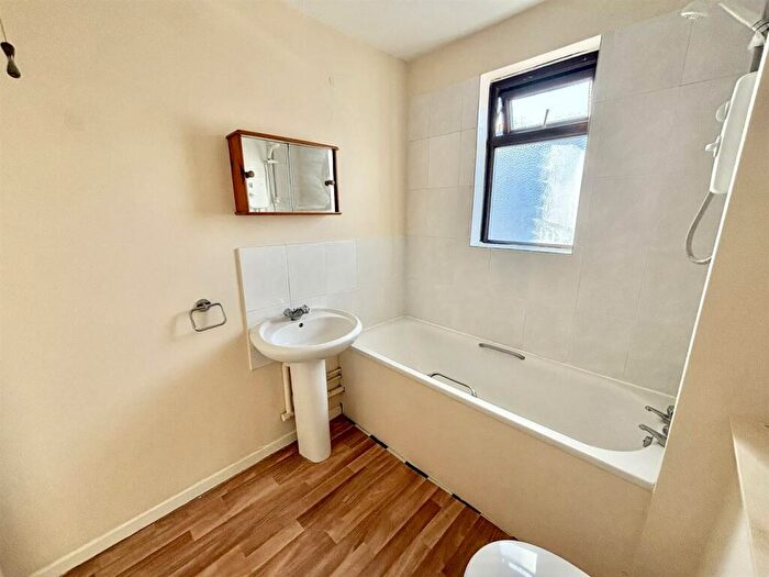 1 Bedroom Flat For Sale In Bush Street East, Southsea, PO5