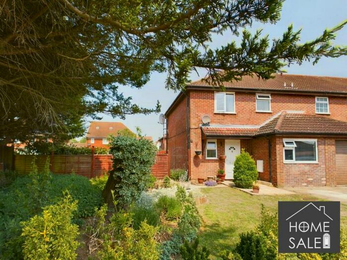 3 Bedroom Semi-Detached House For Sale In Samuel Place, Corby, NN17