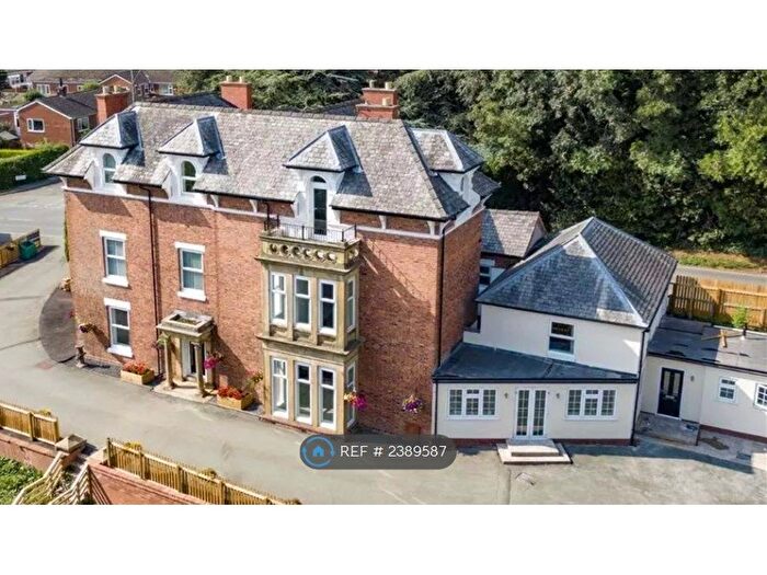 2 Bedroom Flat To Rent In Glas Y Dorlan, Llansanffraid, SY22