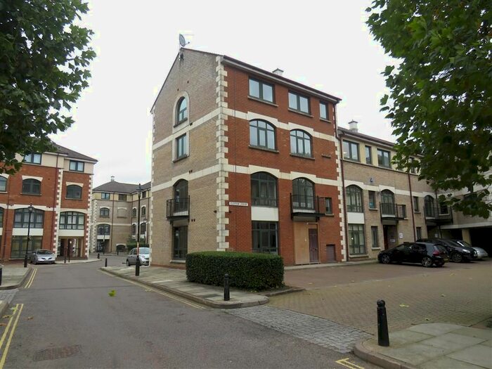 1 Bedroom Flat To Rent In Corner Hall, Hemel Hempstead, HP3