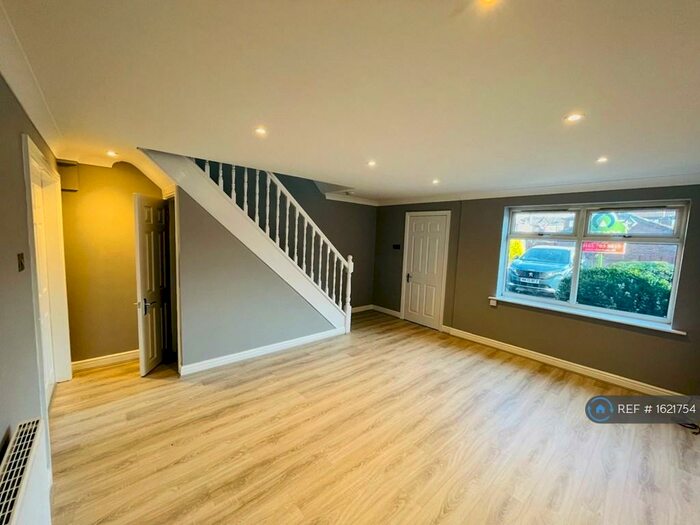 3 Bedroom Semi-Detached House To Rent In Gratten Court, Worsley, Manchester, M28