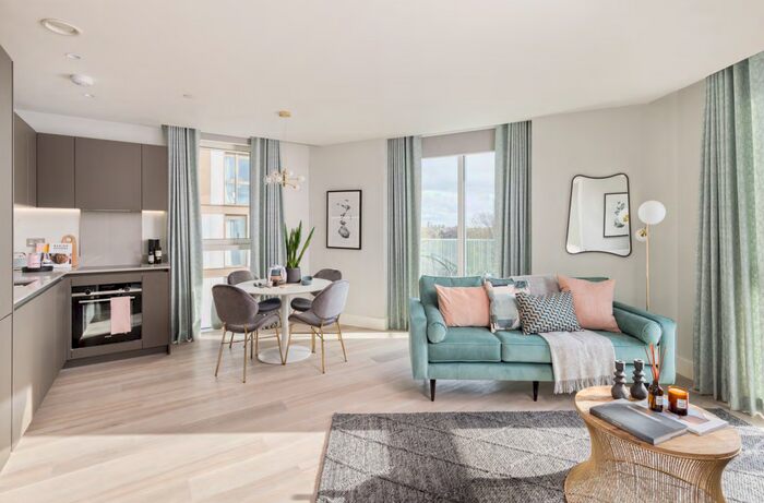 2 Bedroom Flat To Rent In Marshgate Lane, London, M15