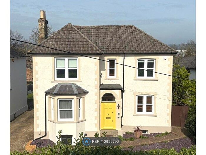 6 Bedroom Detached House To Rent In Grovehill Road, Redhill, RH1