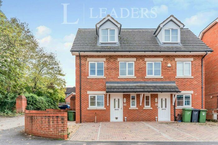 3 Bedroom Cluster House To Rent In Horne Close, West End, Southampton, SO18