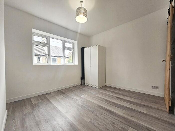 4 Bedroom End Of Terrace House To Rent In Mayfield Road, Walthamstow, E17