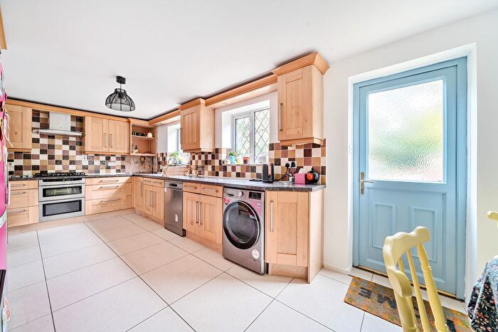 3 Bedroom Semi-Detached House For Sale In Weir Road, Hampshire, RG27