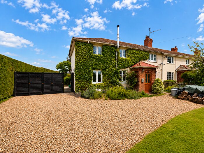4 Bedroom Semi Detached House For Sale In Sambre Road, Chiseldon, Swindon, SN4