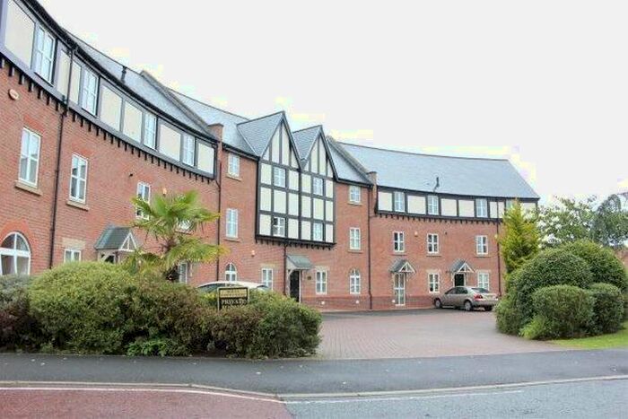 2 Bedroom Flat To Rent In Holly Farm Court, Widnes WA8