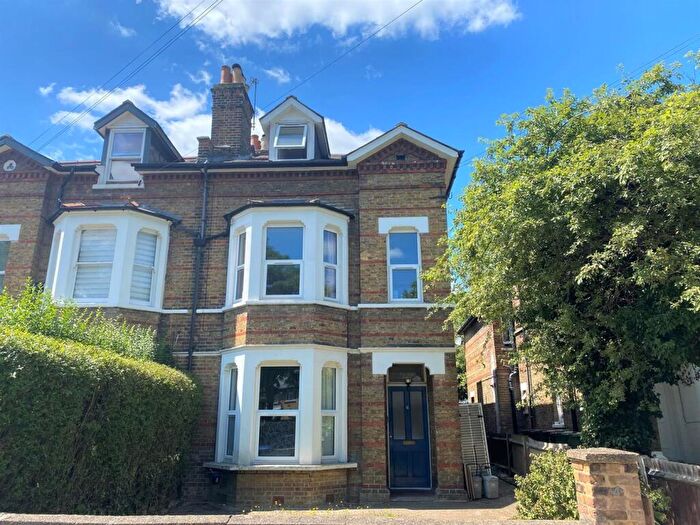 3 Bedroom Flat To Rent In Montem Road, Forest Hill, London, SE23