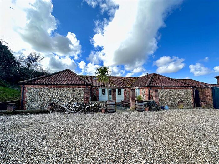 3 Bedroom Semi-Detached Bungalow For Sale In The Bungalow, Holt, NR25
