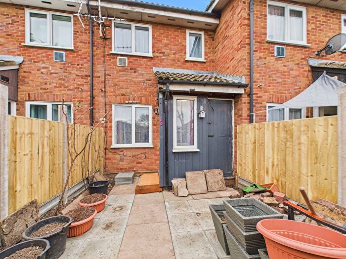 1 Bedroom Terraced House To Rent In Shellfield Close, Staines-Upon-Thames, Surrey, TW19