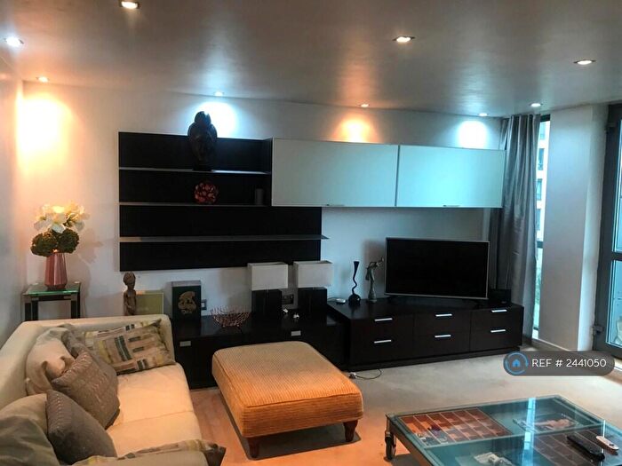 2 Bedroom Flat To Rent In Centenary Plaza, Birmingham, B1