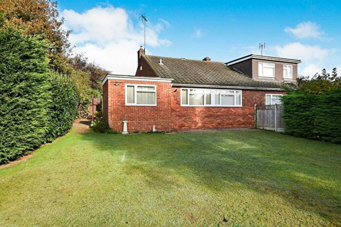 3 Bedroom Bungalow For Sale In Runsell View, Danbury, CM3