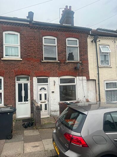 3 Bedroom Terraced House To Rent In Maple Road West, Luton, LU4