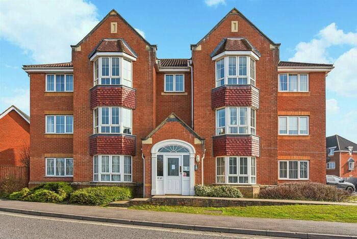 2 Bedroom Flat To Rent In Colebrook Way, Andover, SP10