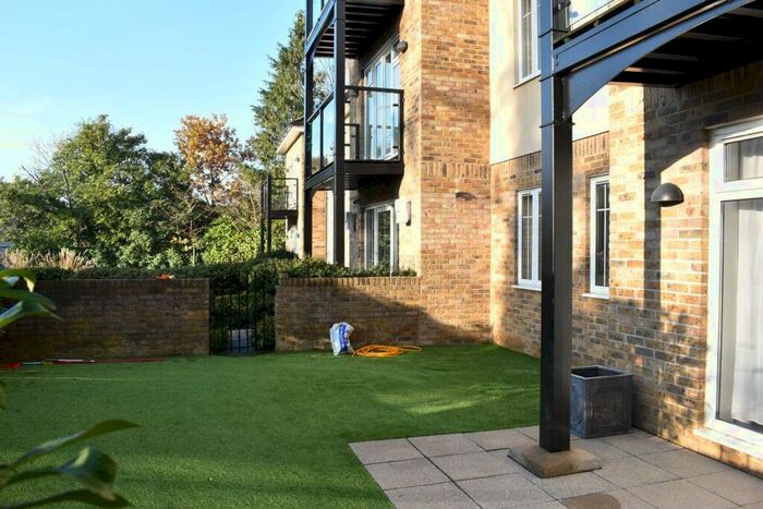 2 Bedroom Apartment To Rent In Monument Hill, Weybridge, KT13