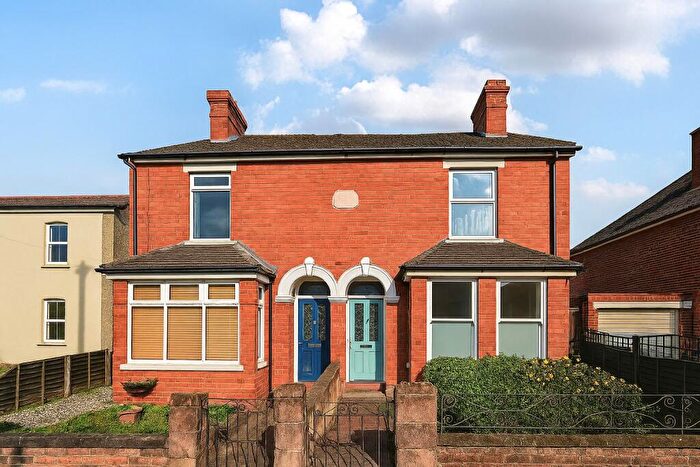 3 Bedroom Semi-Detached House To Rent In York Road, Farnborough, GU14