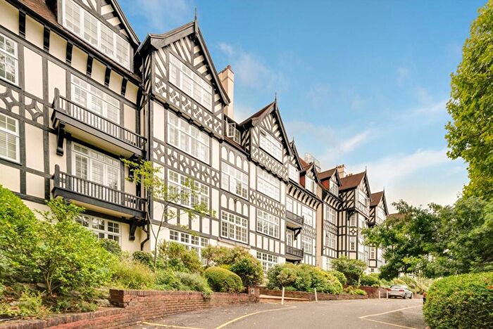 3 Bedroom Flat To Rent In Clifton Court, Maida Vale, NW8