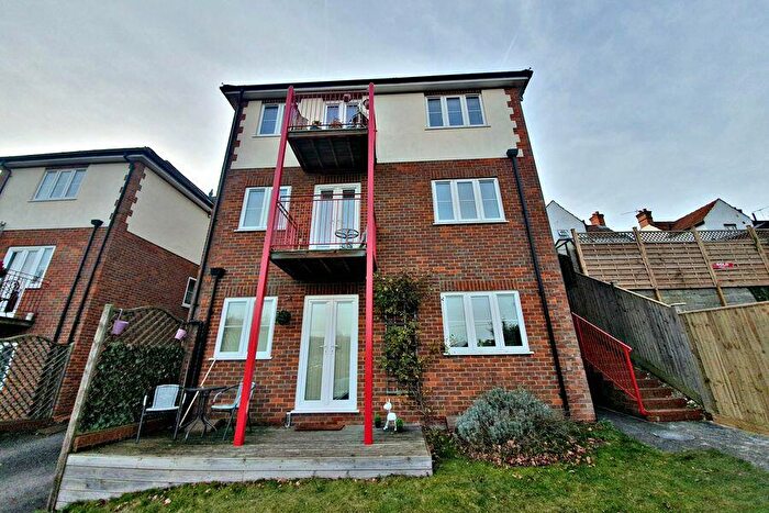 1 Bedroom Flat To Rent In Bethune Court, High Wycombe, HP12