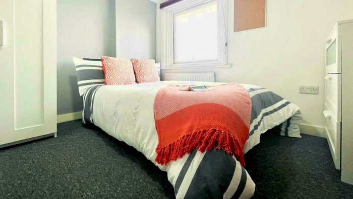 1 Bedroom House To Rent In Britannia Road North, Southsea, PO5