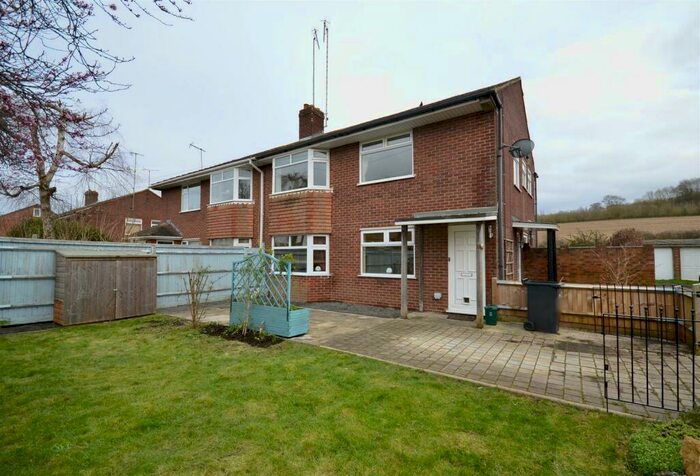 2 Bedroom Maisonette To Rent In Bourne End Lane, Hemel Hempstead, Hertfordshire, HP1