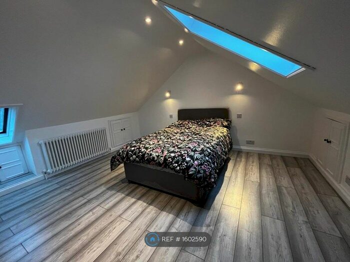 2 Bedroom Maisonette To Rent In Feltham Road, Mitcham, CR4