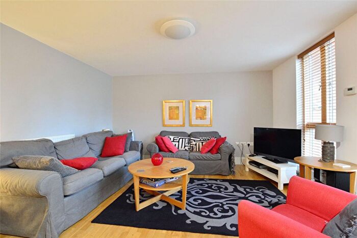 2 Bedroom Flat To Rent In Bardsley Lane, London, SE10