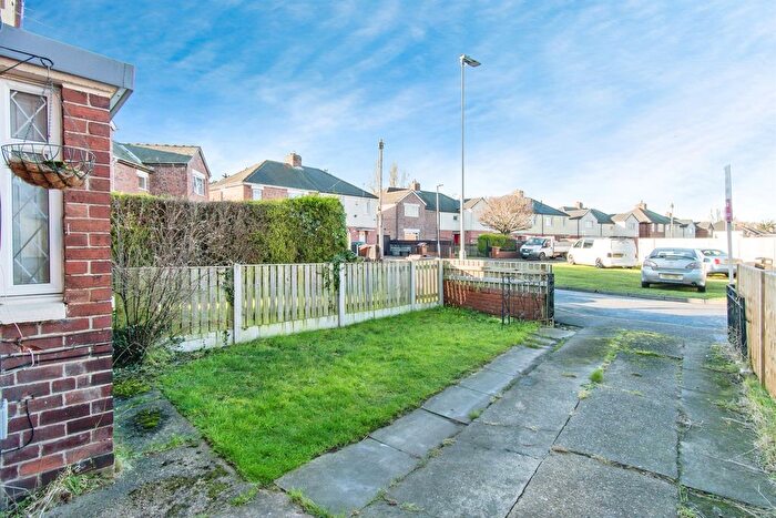 2 Bedroom Semi-Detached House For Sale In Broomhill Square, Knottingley, WF11